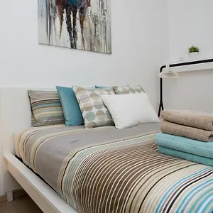 - Steps Grand Place - Local Vibrant Neighbourhood Apartment